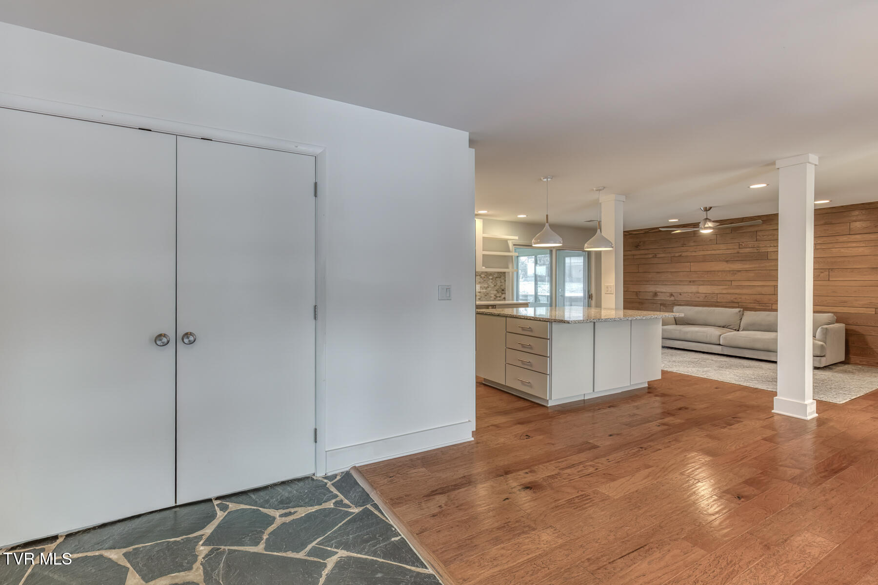 715 Hollyhill Road Johnson City, TN 37604 - Photo 4 of 60 715 Hollyhill Rd-4