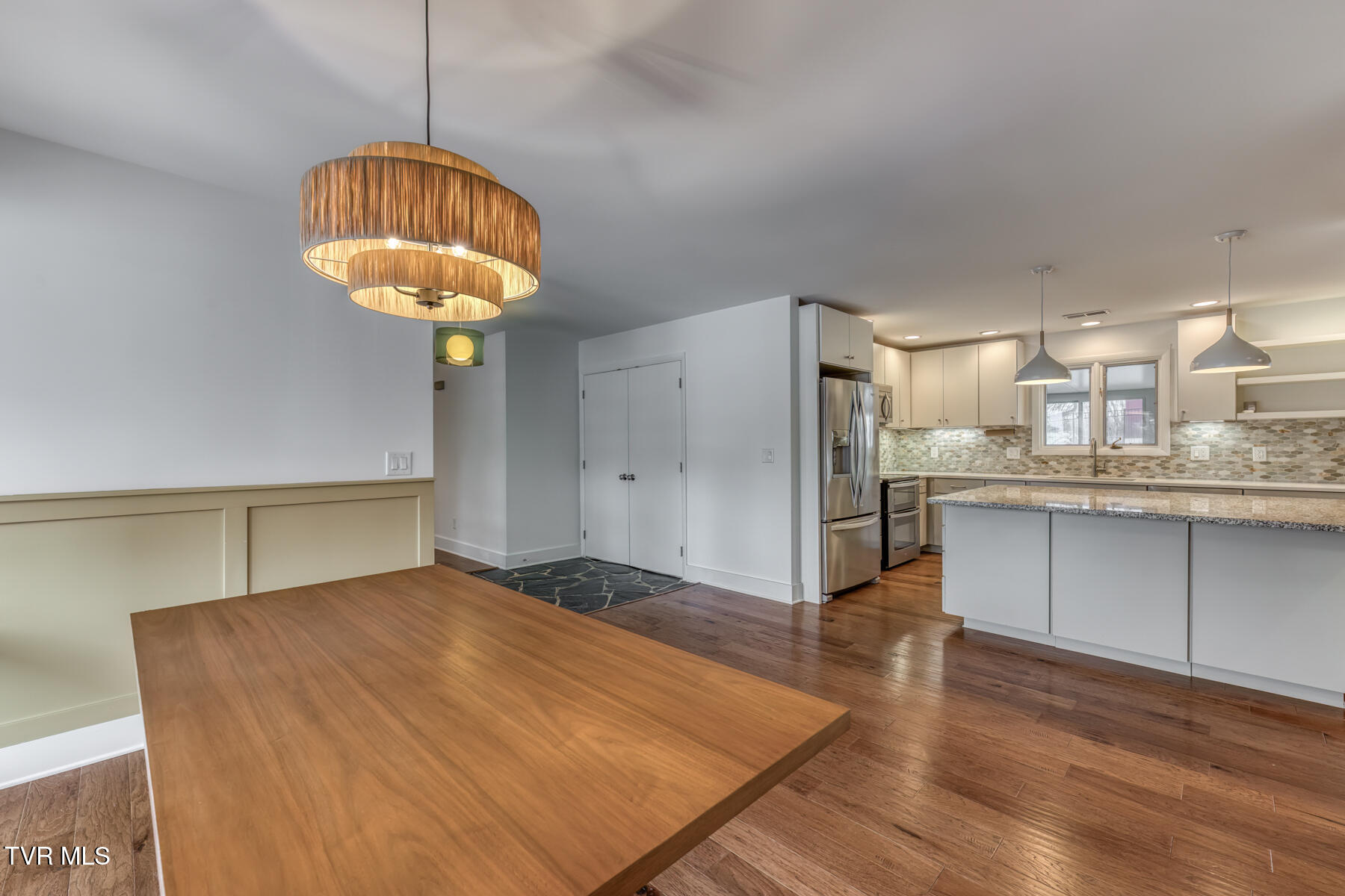 715 Hollyhill Road Johnson City, TN 37604 - Photo 8 of 60 715 Hollyhill Rd-8