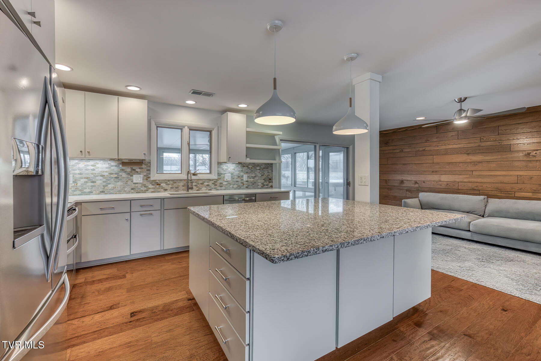 715 Hollyhill Road Johnson City, TN 37604 - Photo 9 of 60 715 Hollyhill Rd-9