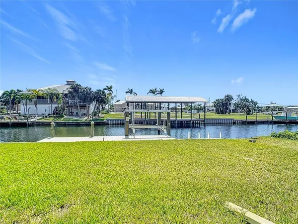 $2,500 | 24313 Pirate Harbor Boulevard, Punta Gorda, FL 33955