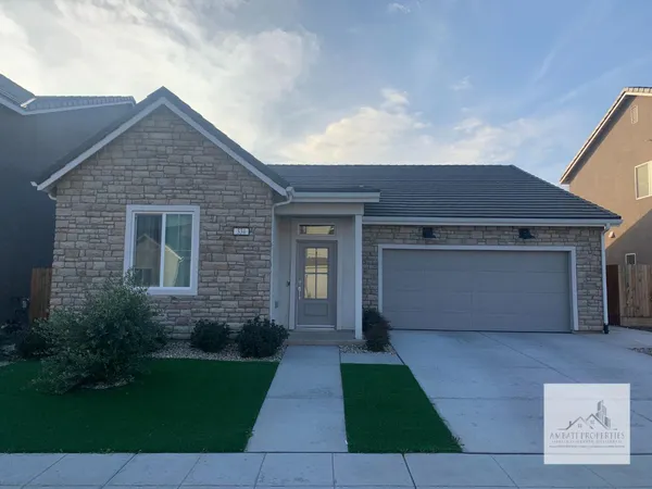 $2,595 | 334 Aria Avenue South, Madera, CA 93636