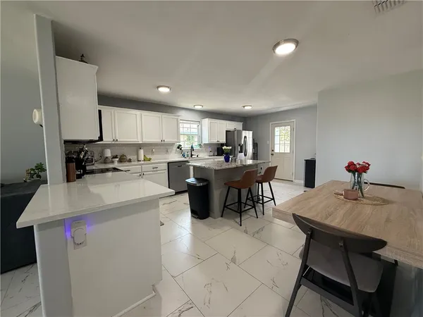 $2,195 | 2034 Sunnycrest Street, Corpus Christi, TX 78418