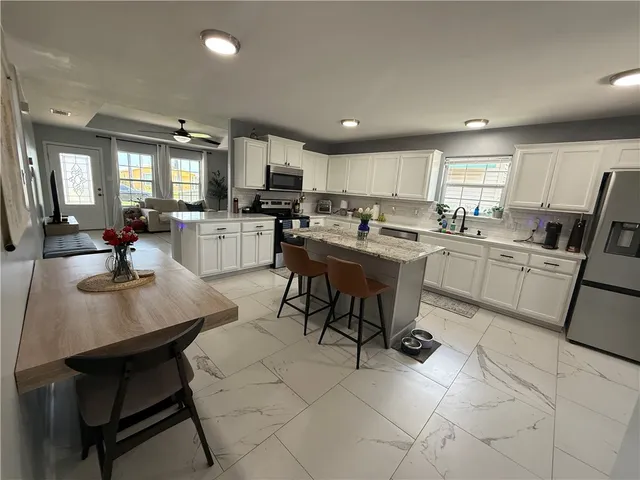 $2,195 | 2034 Sunnycrest Street, Corpus Christi, TX 78418