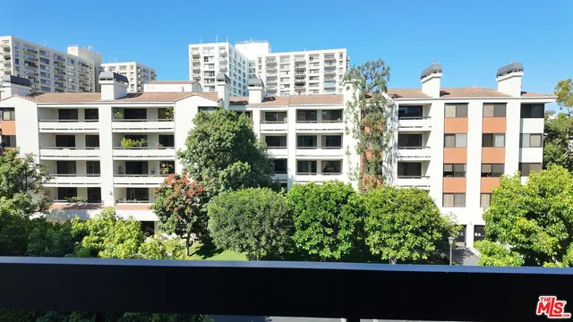 $999,000 | 2131 Century Park Lane, Unit 301, Los Angeles, CA 90067