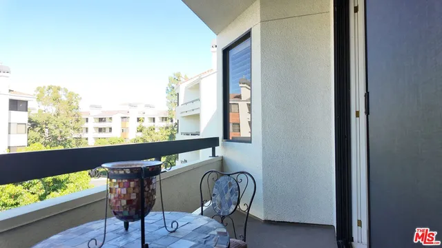 $999,000 | 2131 Century Park Lane, Unit 301, Los Angeles, CA 90067