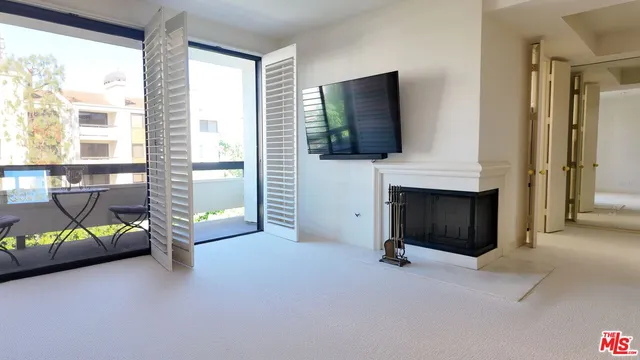 $999,000 | 2131 Century Park Lane, Unit 301, Los Angeles, CA 90067