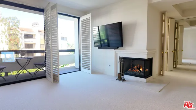 $999,000 | 2131 Century Park Lane, Unit 301, Los Angeles, CA 90067