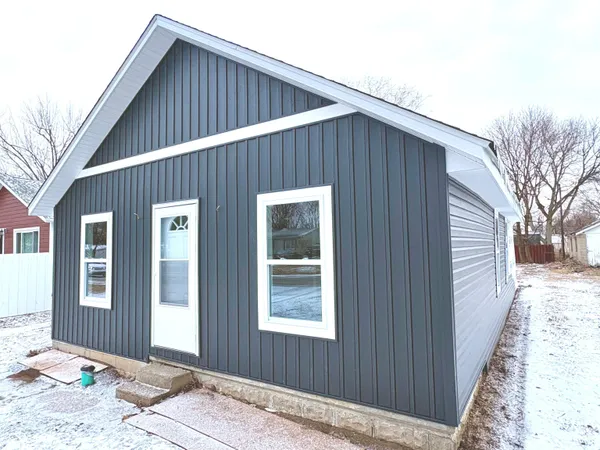 $1,500 | 728 South Broadway Street, Pendleton, IN 46064