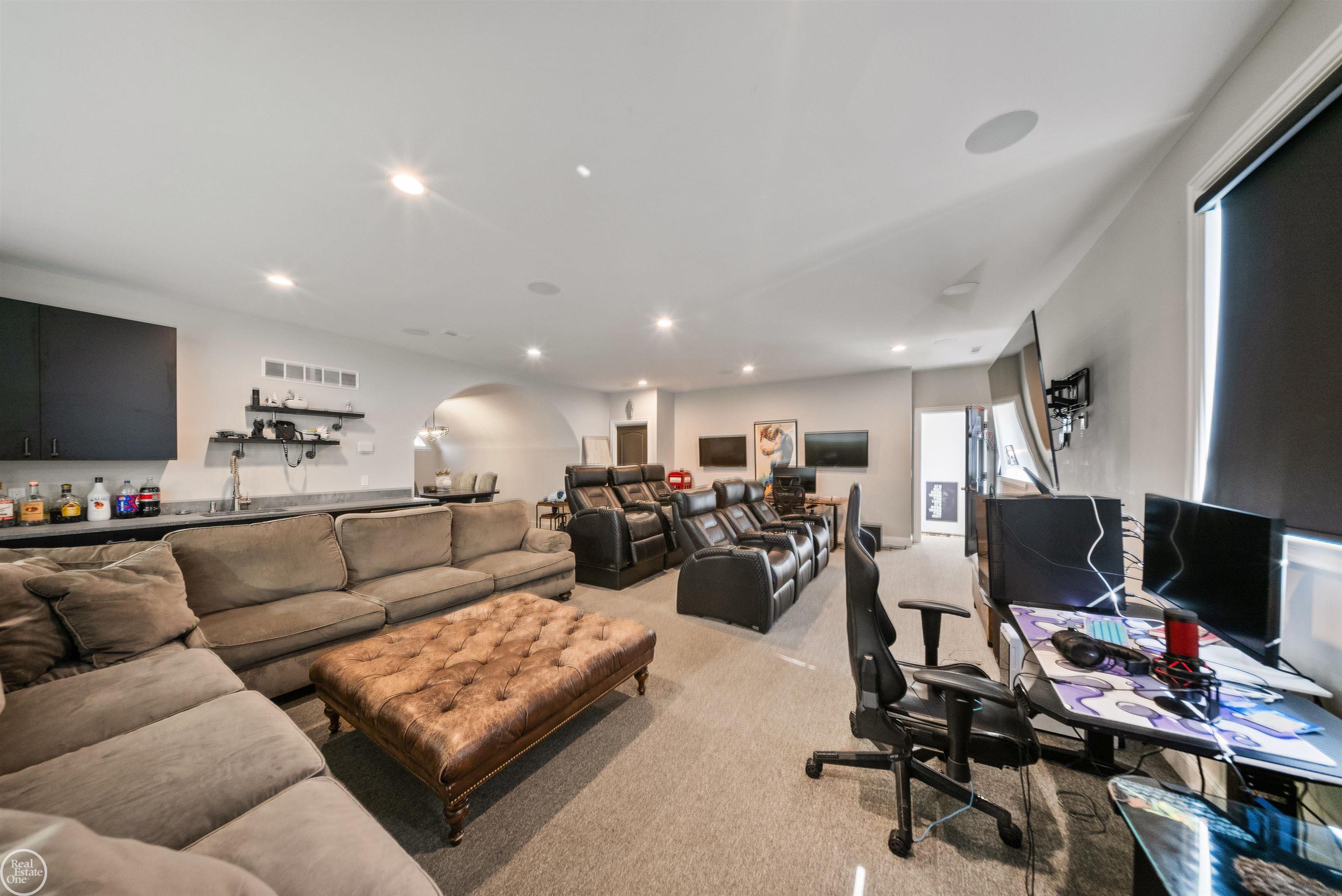 5201 Orchard Ridge Court Rochester, MI 48306 - Photo 53 of 97 50149845-0d9e444a-bd67-46c3-8d1d-cf2a6505b8e5.JPG