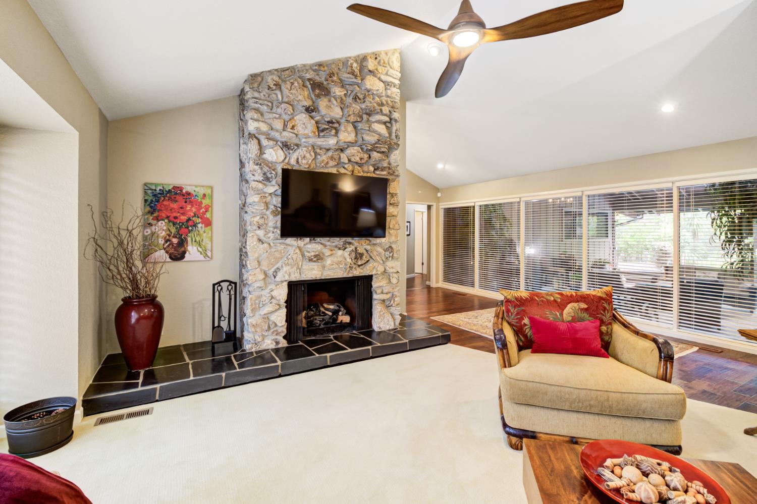 3305 Inverness Court Sacramento, CA 95821 - Photo 11 of 64