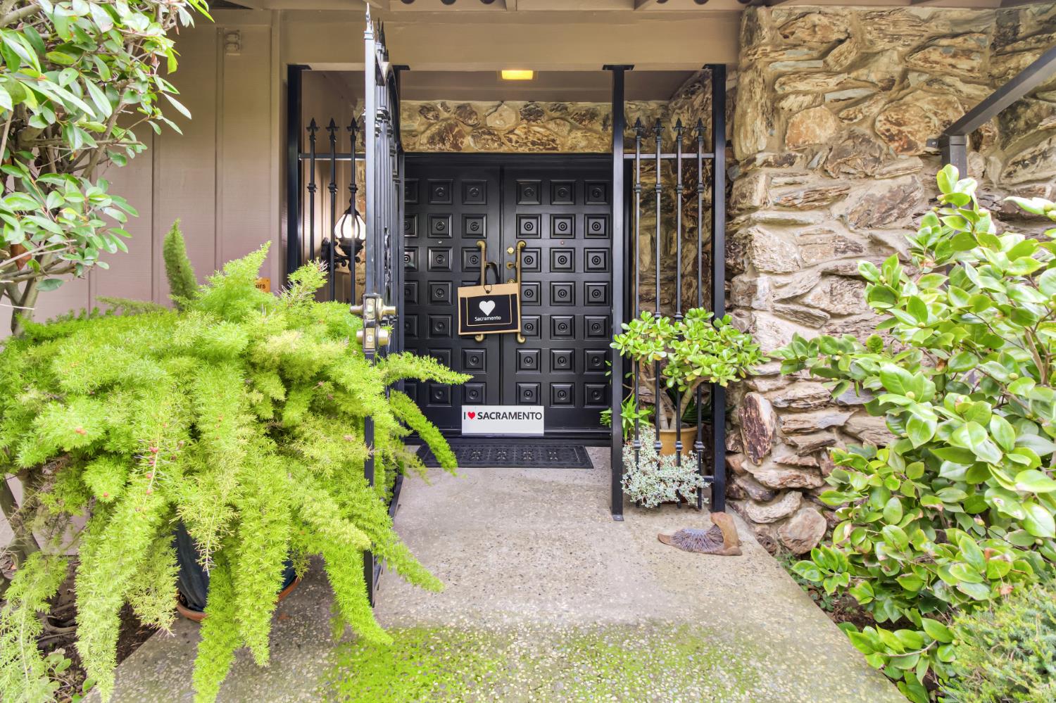 3305 Inverness Court Sacramento, CA 95821 - Photo 5 of 64