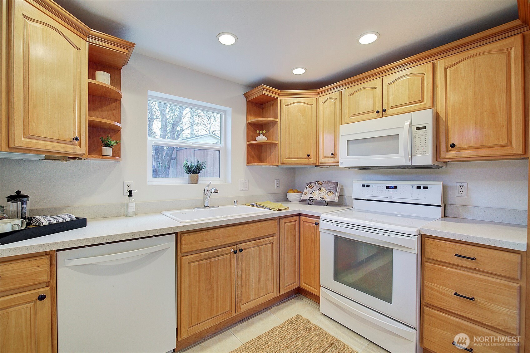 7940 17th Avenue Southwest Seattle, WA 98106 - Photo 12 of 33