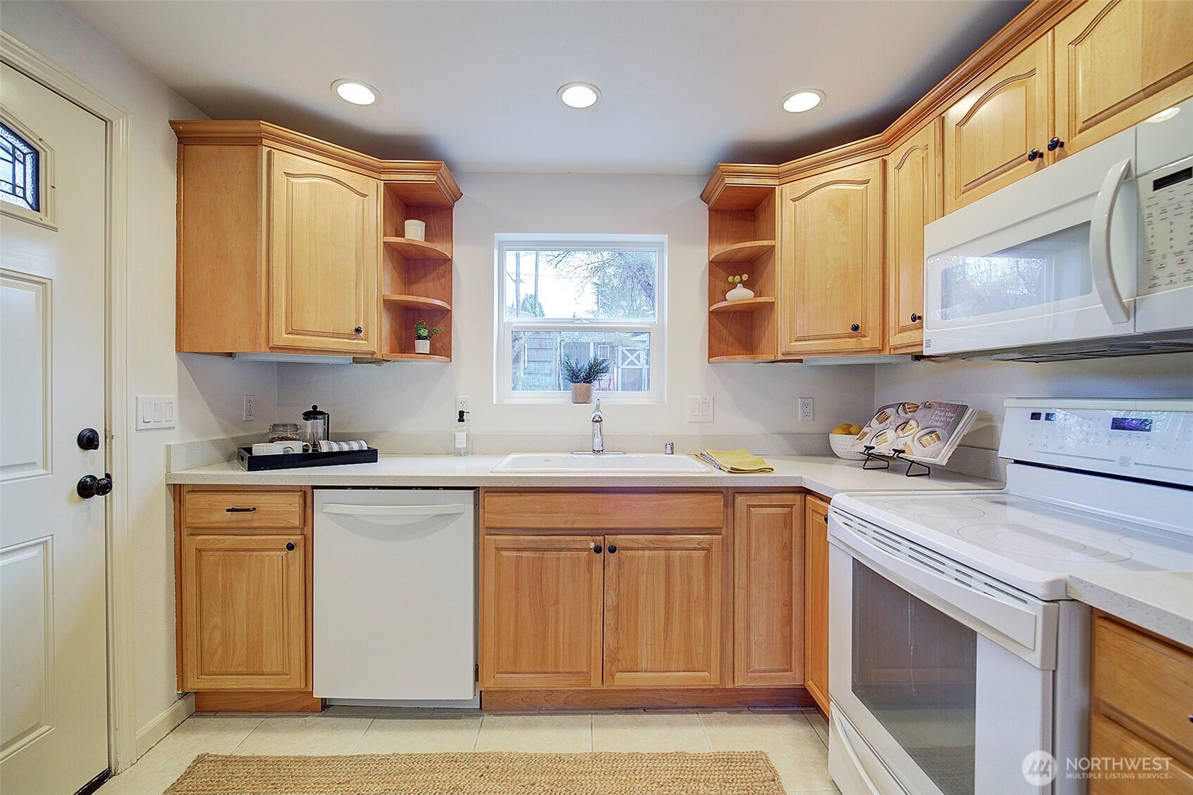 7940 17th Avenue Southwest Seattle, WA 98106 - Photo 13 of 33