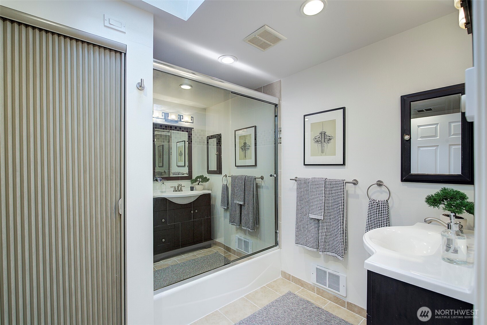 7940 17th Avenue Southwest Seattle, WA 98106 - Photo 19 of 33