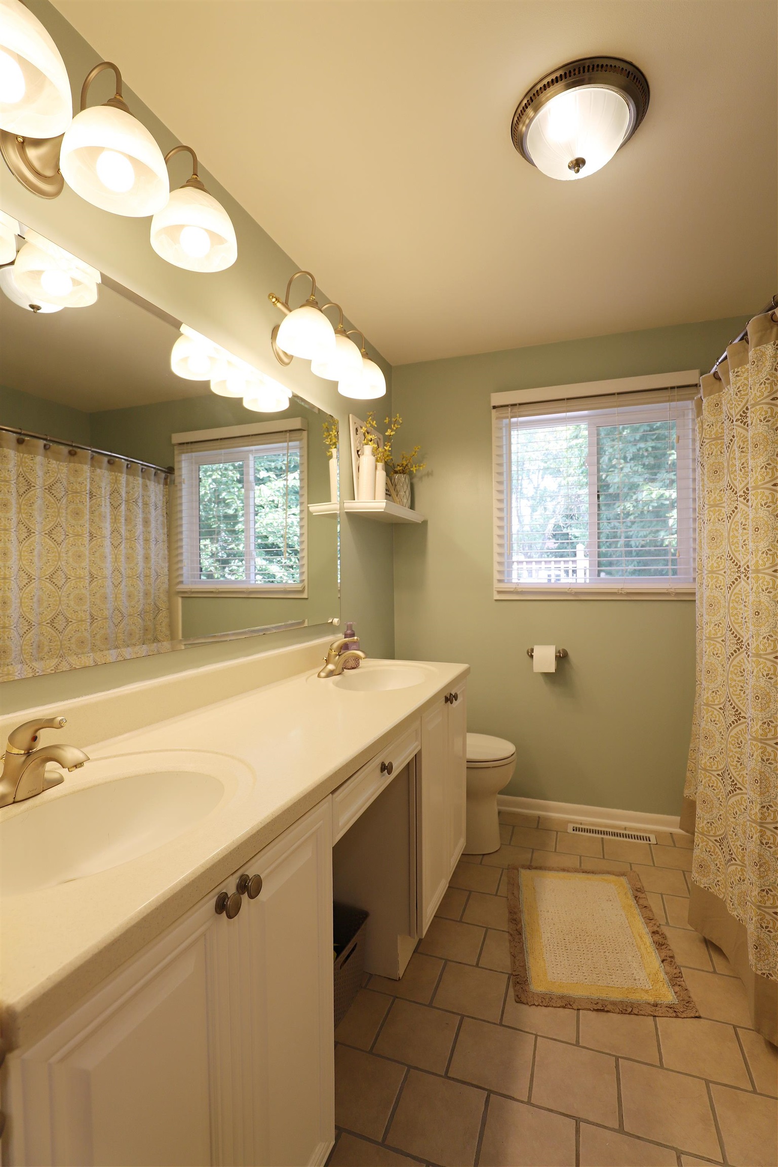 1029 Springview Drive Flushing, MI 48433 - Photo 18 of 34 50121520-17.JPG