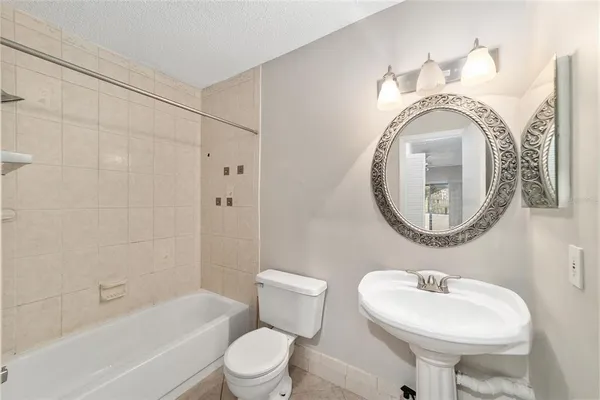 $1,300 | 3401 East Fort King Street, Unit 202, Ocala, FL 34470