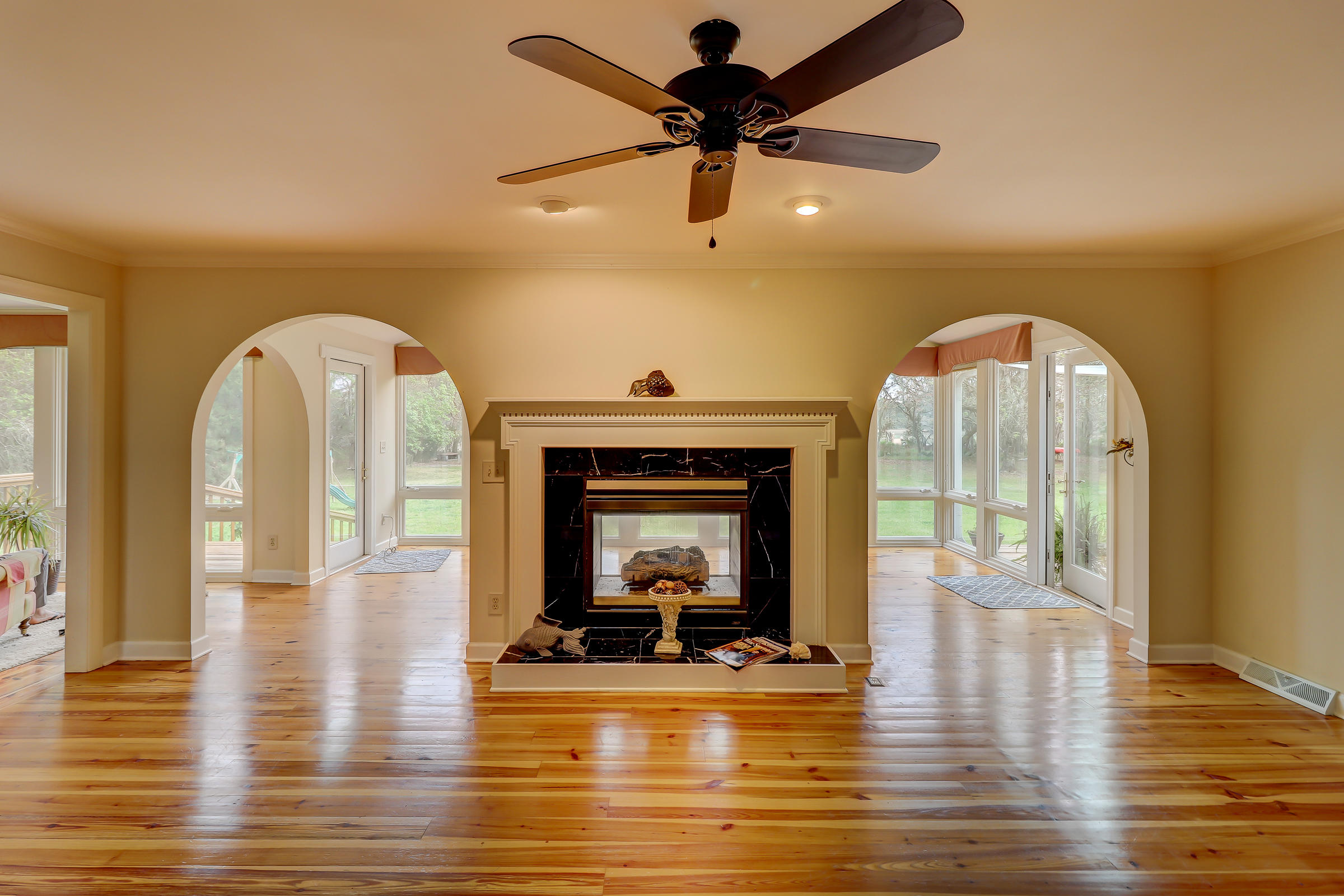 7797 Seafield Road Meggett, SC 29449 - Photo 14 of 91 7797 Seafield Rd_LuxImg_0013