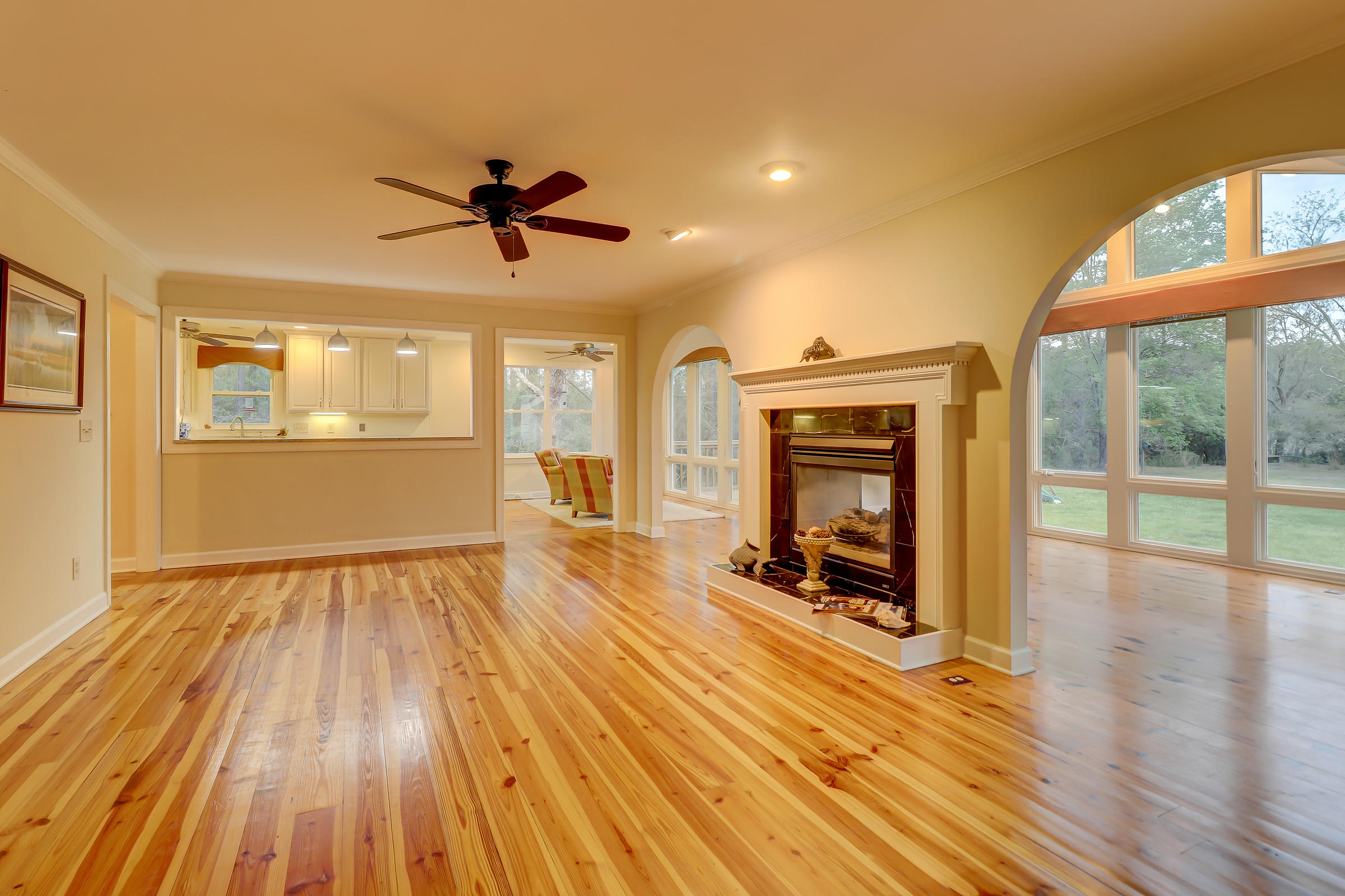 7797 Seafield Road Meggett, SC 29449 - Photo 15 of 91 7797 Seafield Rd_LuxImg_0111
