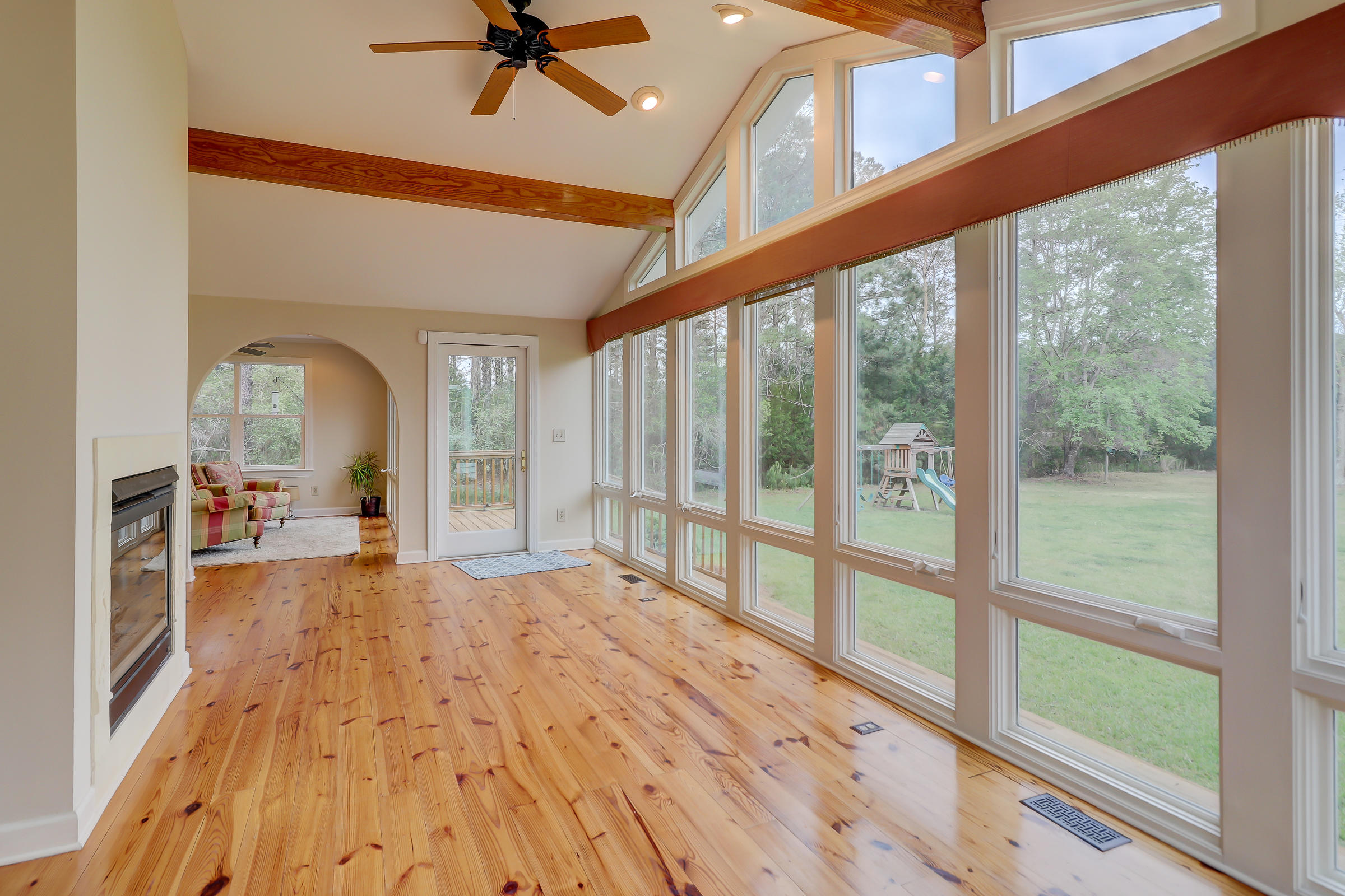 7797 Seafield Road Meggett, SC 29449 - Photo 16 of 91 7797 Seafield Rd_LuxImg_0050