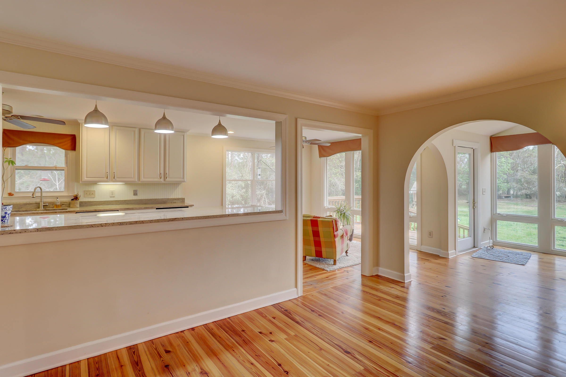 7797 Seafield Road Meggett, SC 29449 - Photo 17 of 91 7797 Seafield Rd_LuxImg_0014