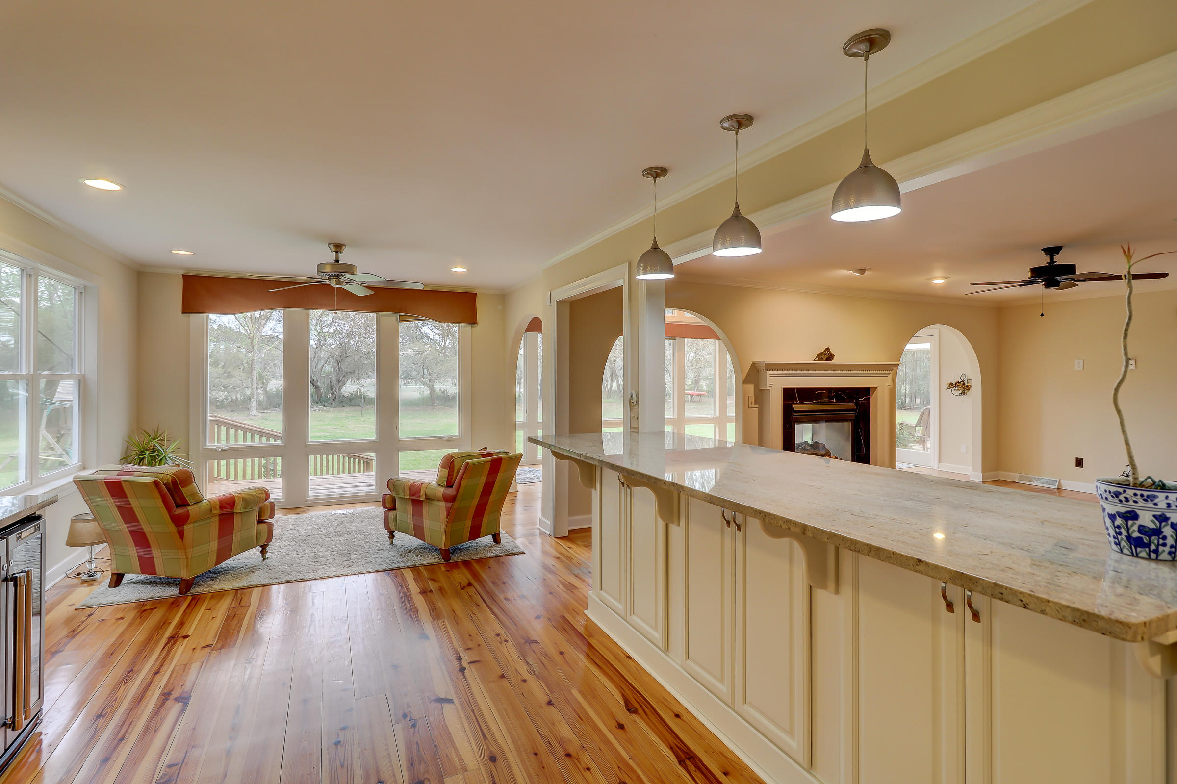 7797 Seafield Road Meggett, SC 29449 - Photo 23 of 91 7797 Seafield Rd_LuxImg_0024