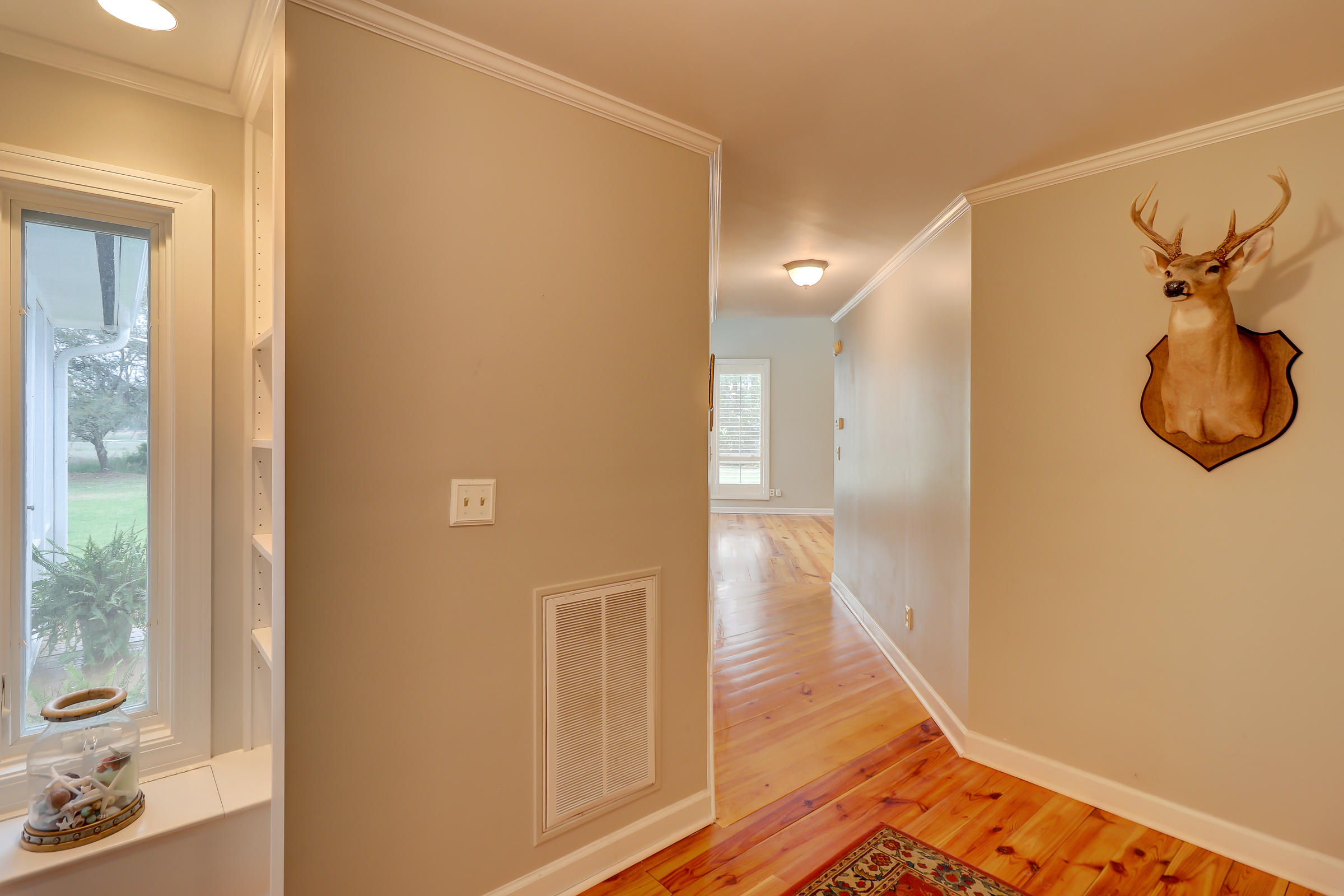 7797 Seafield Road Meggett, SC 29449 - Photo 28 of 91 7797 Seafield Rd_LuxImg_0030
