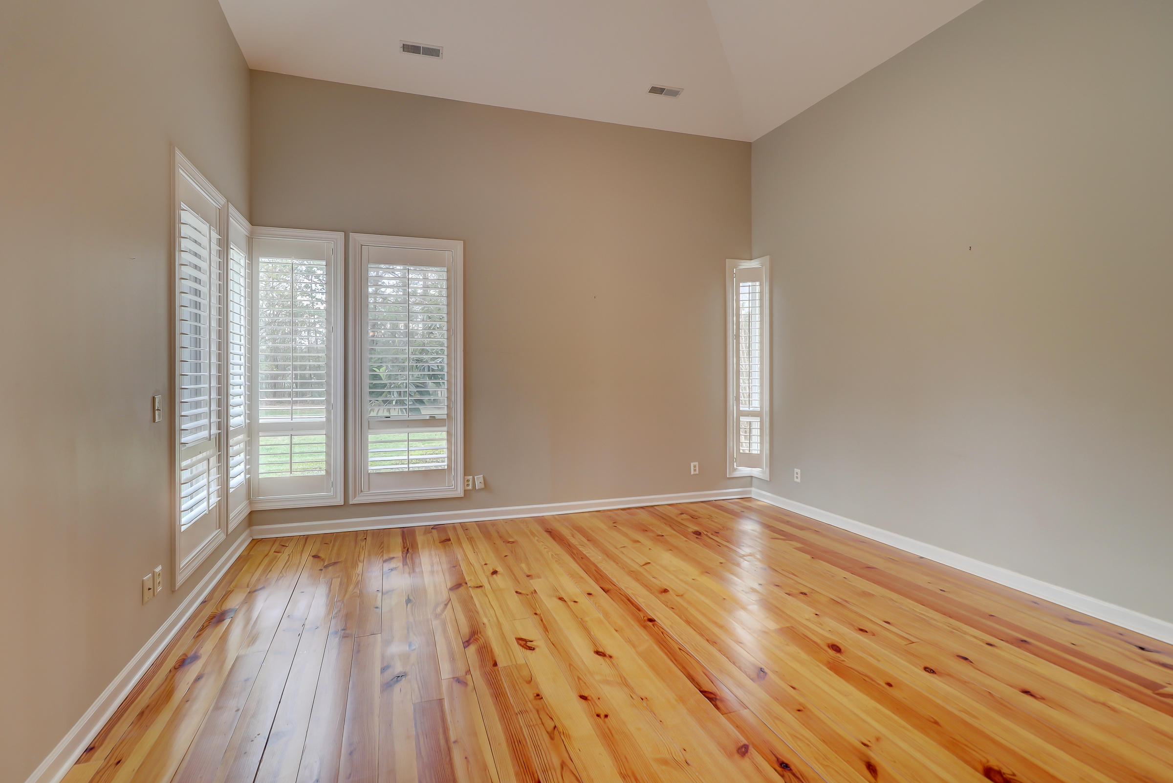 7797 Seafield Road Meggett, SC 29449 - Photo 30 of 91 7797 Seafield Rd_LuxImg_0036