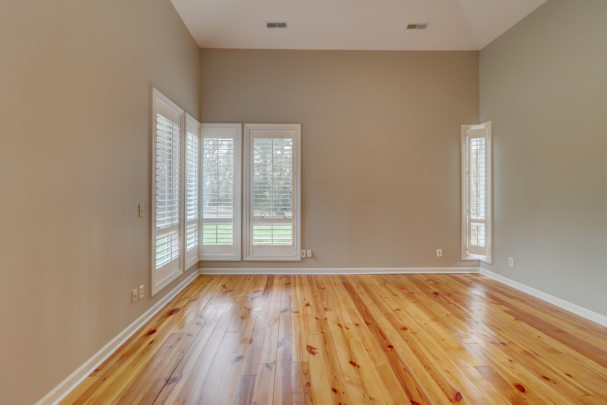 7797 Seafield Road Meggett, SC 29449 - Photo 31 of 91 7797 Seafield Rd_LuxImg_0037