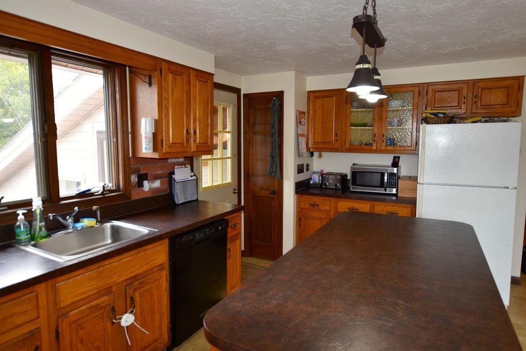 20 Ferncroft Road Leicester, MA 01524 - Photo 23 of 27 Gallery Image 23