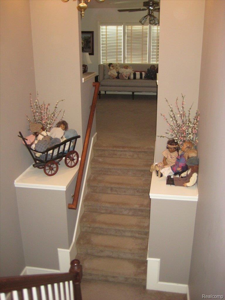 1748 Chase Rochester, MI 48307 - Photo 9 of 14 Dual Stairway