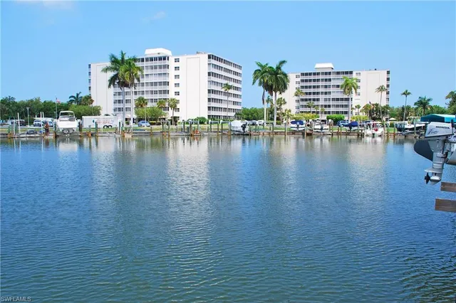 a view of ocean and city view