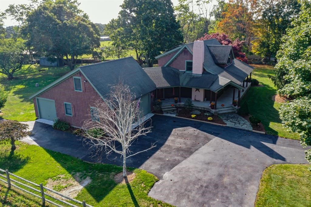 156 Touisset Road Warren, RI 02885 - Photo 2 of 47 Gallery Image 2