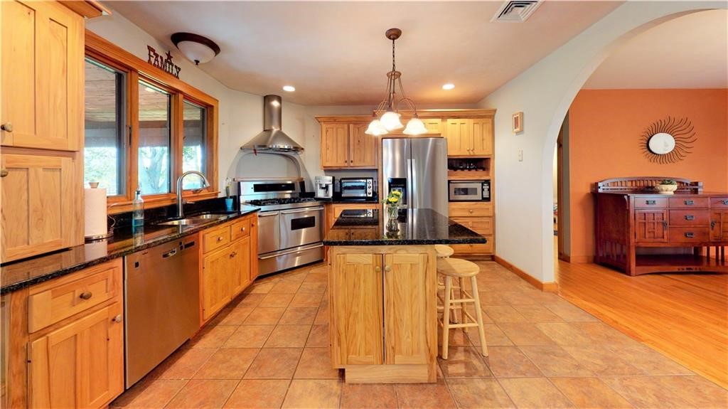 156 Touisset Road Warren, RI 02885 - Photo 7 of 47 Gallery Image 7