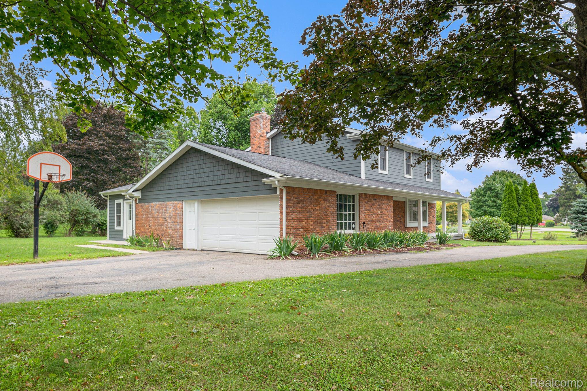 430 Willow Tree Lane Rochester, MI 48306 - Photo 4 of 33 Gallery Image 4