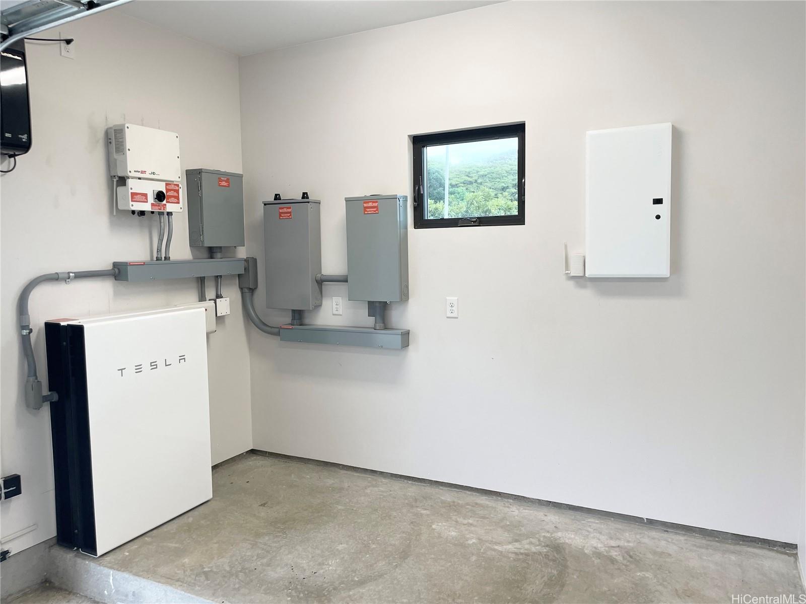 457 Halemaumau Street Honolulu, HI 96821 - Photo 23 of 25 a utility room with dryer and washer