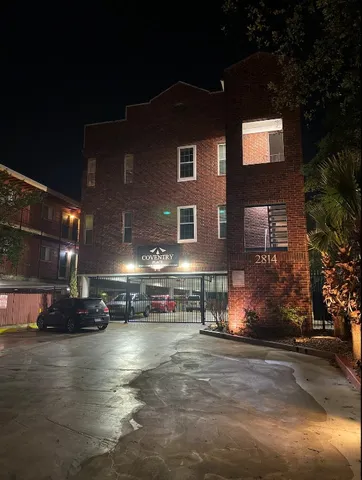 $1,400 | 2814 Nueces Street, Unit 106, Austin, TX 78705