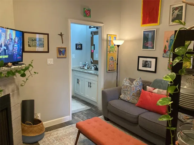 $1,400 | 2814 Nueces Street, Unit 106, Austin, TX 78705