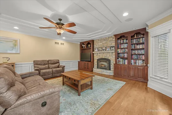 $2,100,000 | 434 West Benton Avenue, Naperville, IL 60540