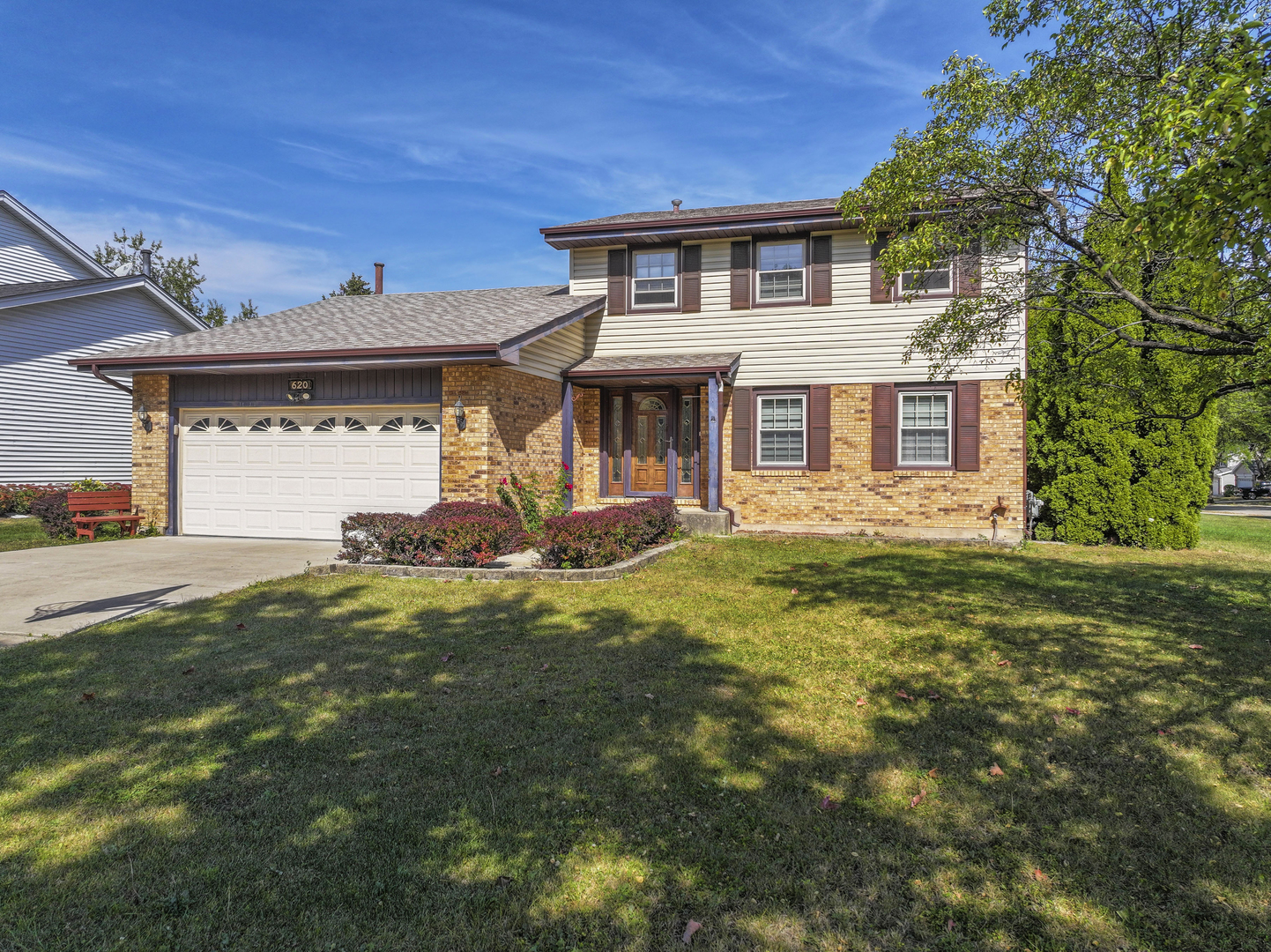 620 South Point Drive Schaumburg, IL 60193 - Photo 2 of 6