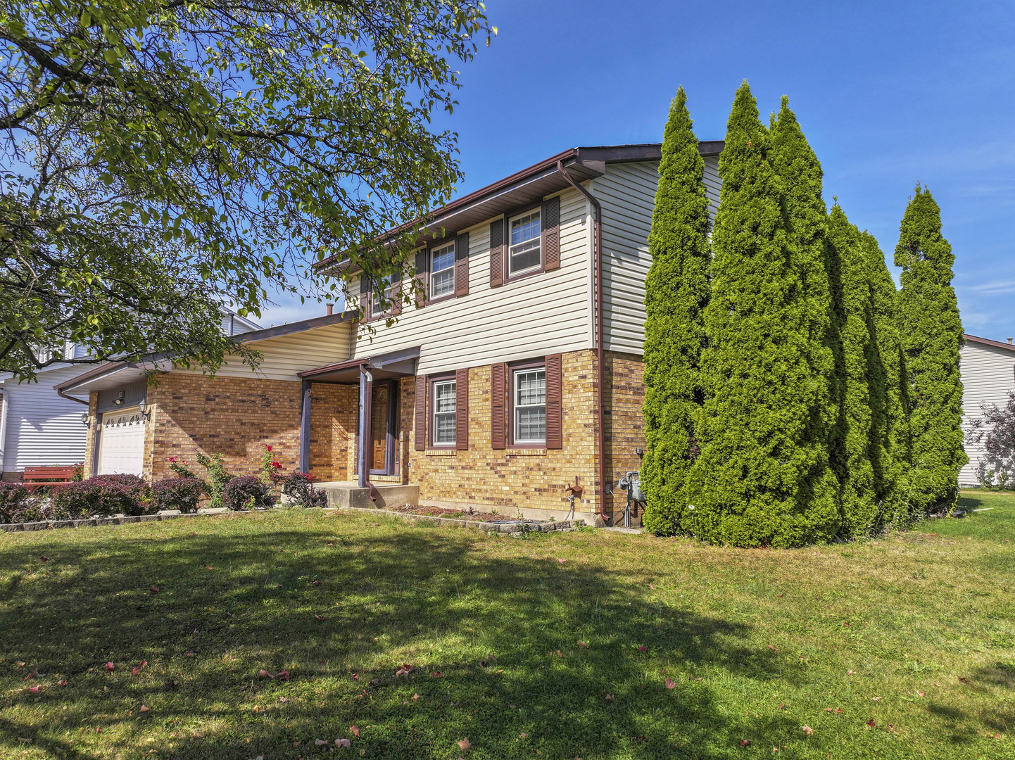 620 South Point Drive Schaumburg, IL 60193 - Photo 3 of 6