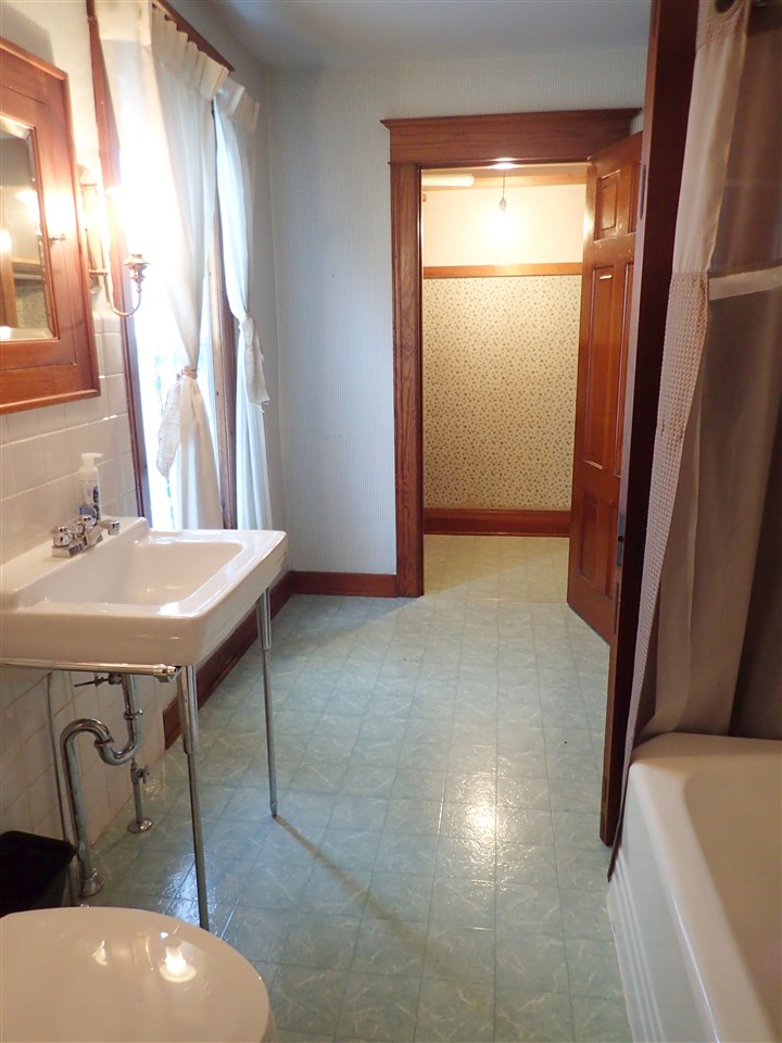 2143 3rd Street Bay City, MI 48708 - Photo 22 of 32