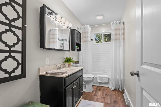 $119,900 | 512 High School Street, Divernon, IL 62530