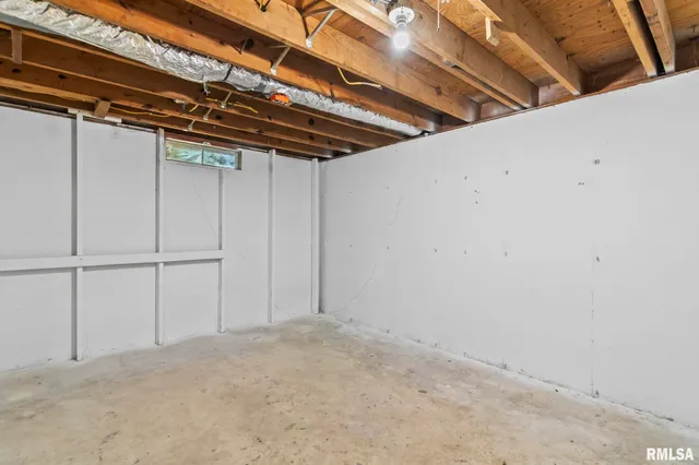 $119,900 | 512 High School Street, Divernon, IL 62530