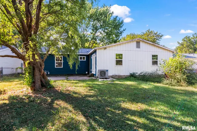 $119,900 | 512 High School Street, Divernon, IL 62530