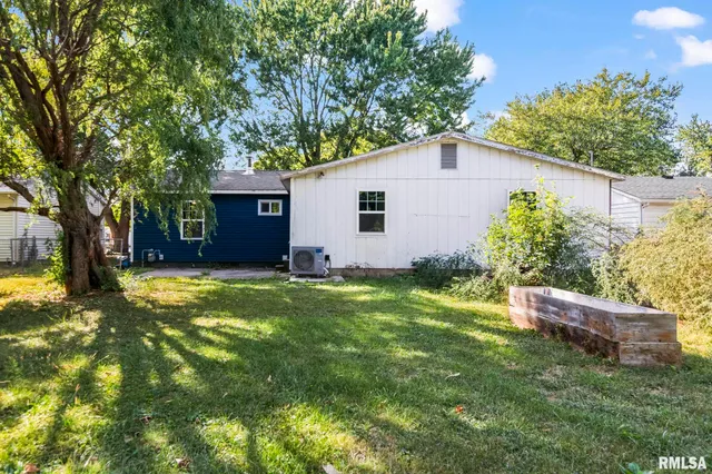 $119,900 | 512 High School Street, Divernon, IL 62530