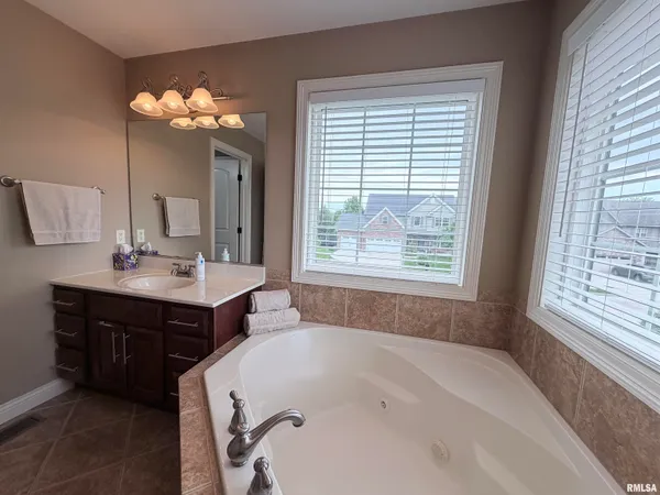 $524,900 | 11003 Moonstone Court, Dunlap, IL 61525