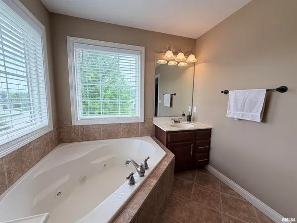 $524,900 | 11003 Moonstone Court, Dunlap, IL 61525