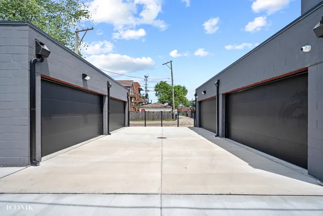 $3,000 | 4336 South Vincennes Avenue, Unit 1N, Chicago, IL 60653