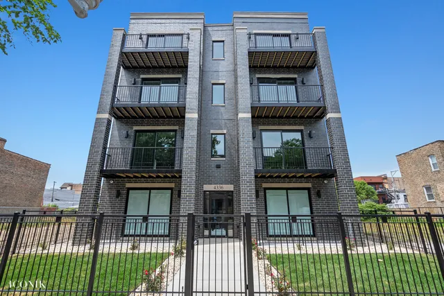 $3,000 | 4336 South Vincennes Avenue, Unit 1N, Chicago, IL 60653
