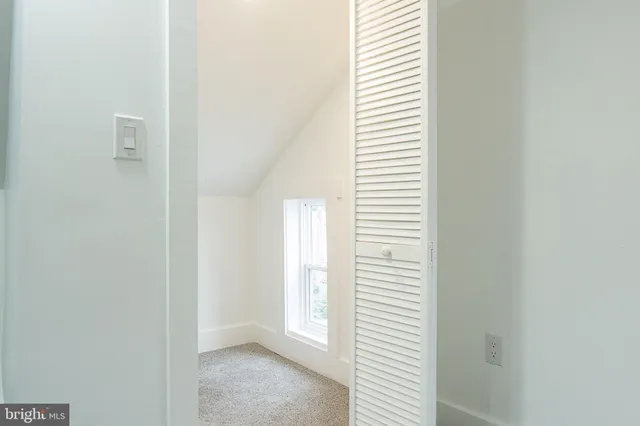 a view of empty room with window